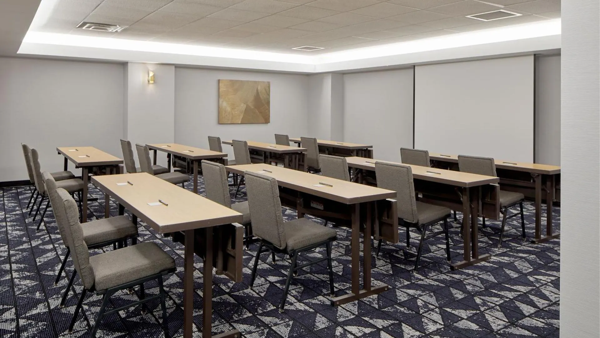Courtyard By Marriott Nashville Downtown 3*,
