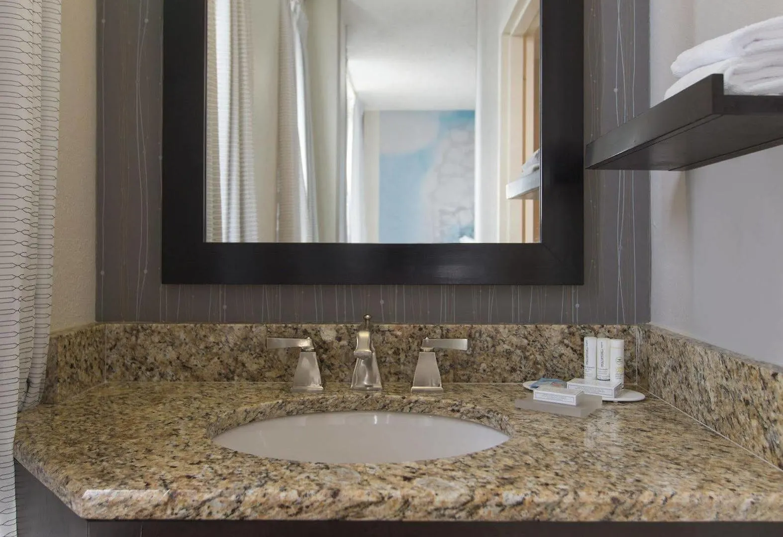 Courtyard By Marriott Nashville Downtown Hotel